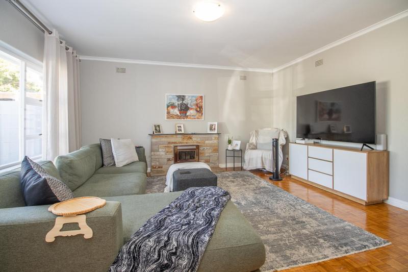 To Let 3 Bedroom Property for Rent in Meadowridge Western Cape